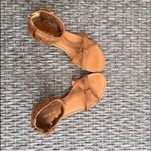 Indigo Rd. Fringe Strappy Sandals 7.5